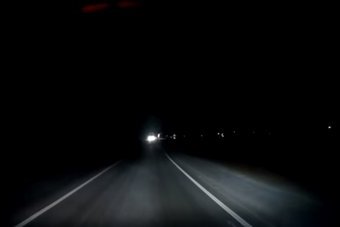 Videó: az ilyen helyzetek miatt utálunk sötétben vezetni